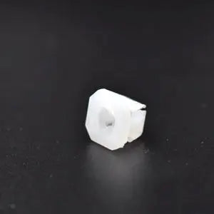 BROCHE PLASTICO C28