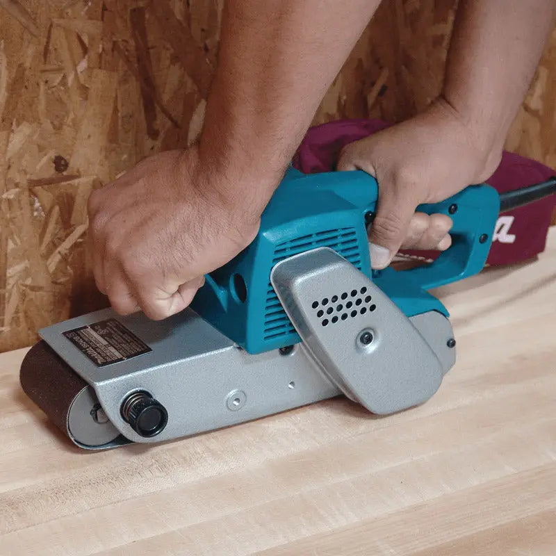 LIJADORA BANDA 3 X 24 PULG 850W MAKITA 9924DB