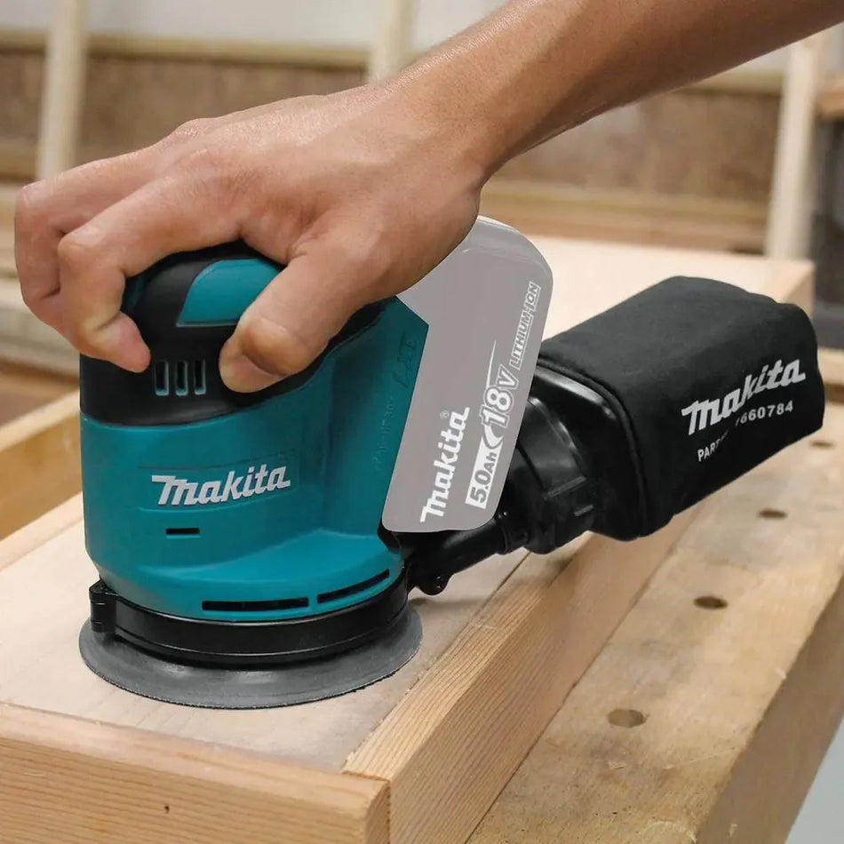 LIJADORA ORBITAL 5 PULG INAL 18V SIN BAT MAKITA DBO180Z