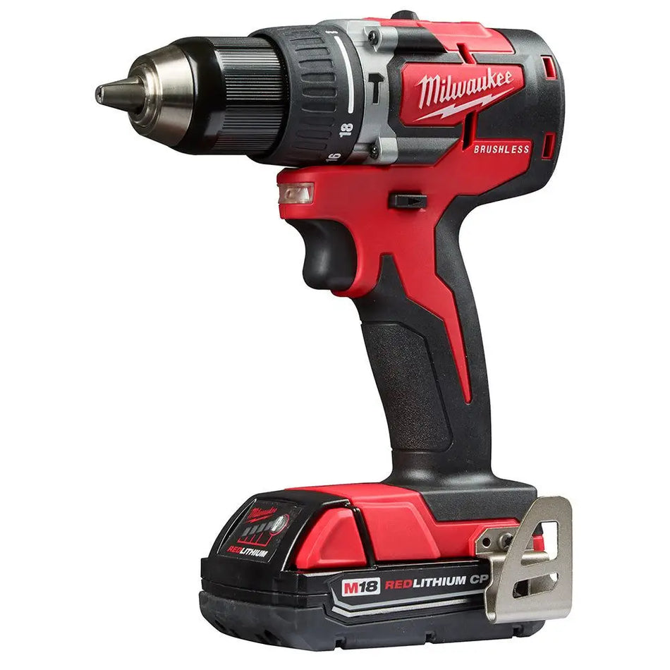 MILWAUKEE M18 CORDLESS HAMMER DRILL W/BAT 2802-159CPO